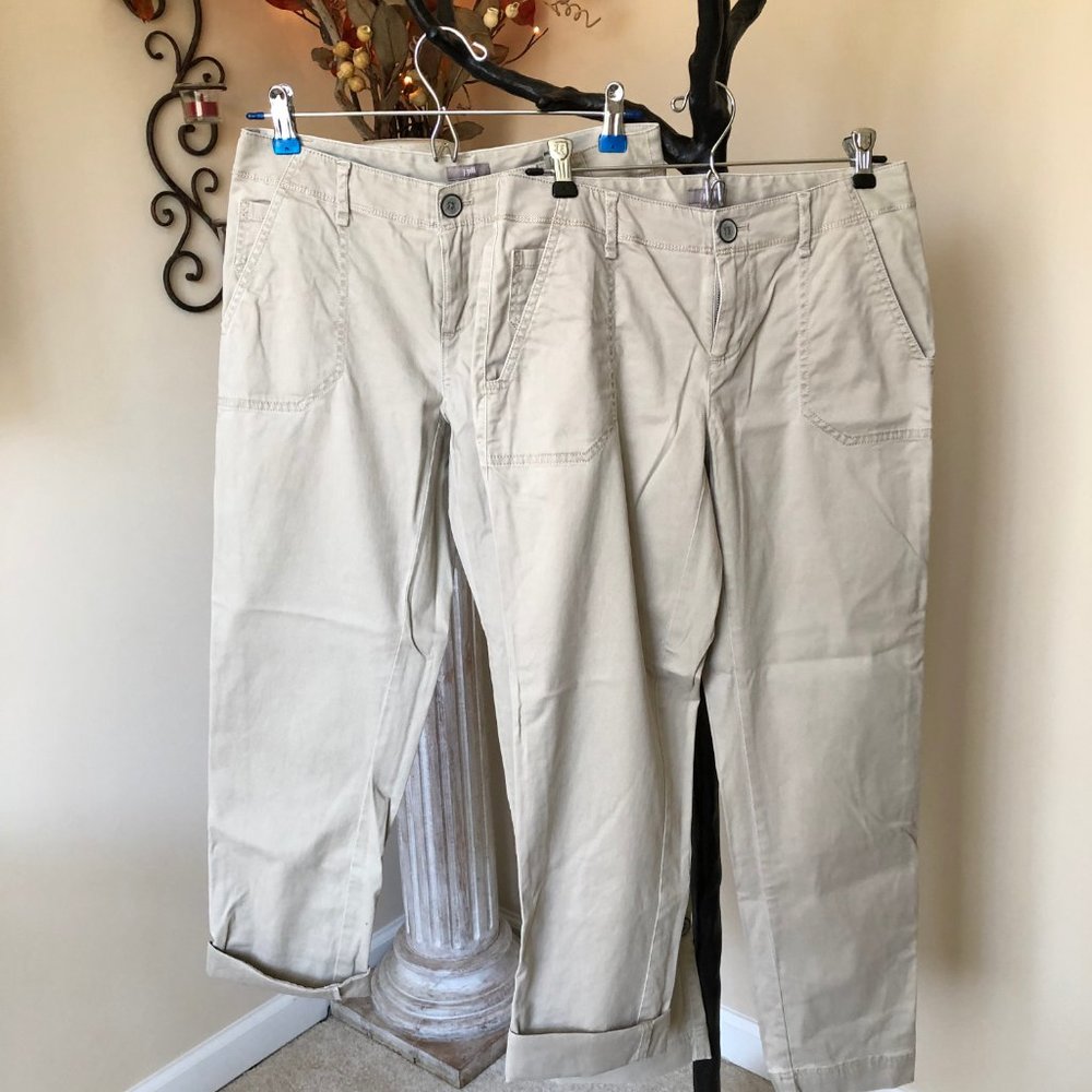2 pairs of J Jill Live in roll tab Chinos 4P khakis pants